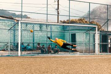 5-0横扫，他独造三球！巴萨太猛了，西甲四战皆胜，排名高居榜首（配图示意）